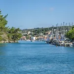 Sea Front 